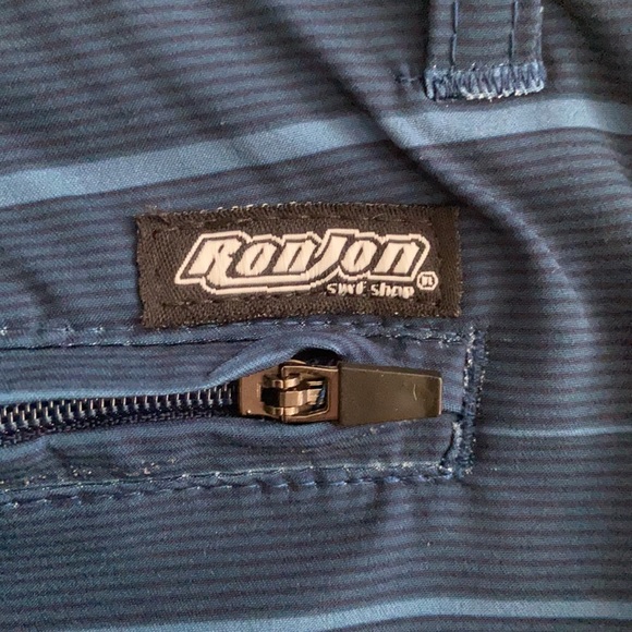 3 pairs of like new board shorts Volcom & RonJon! - Picture 16 of 16